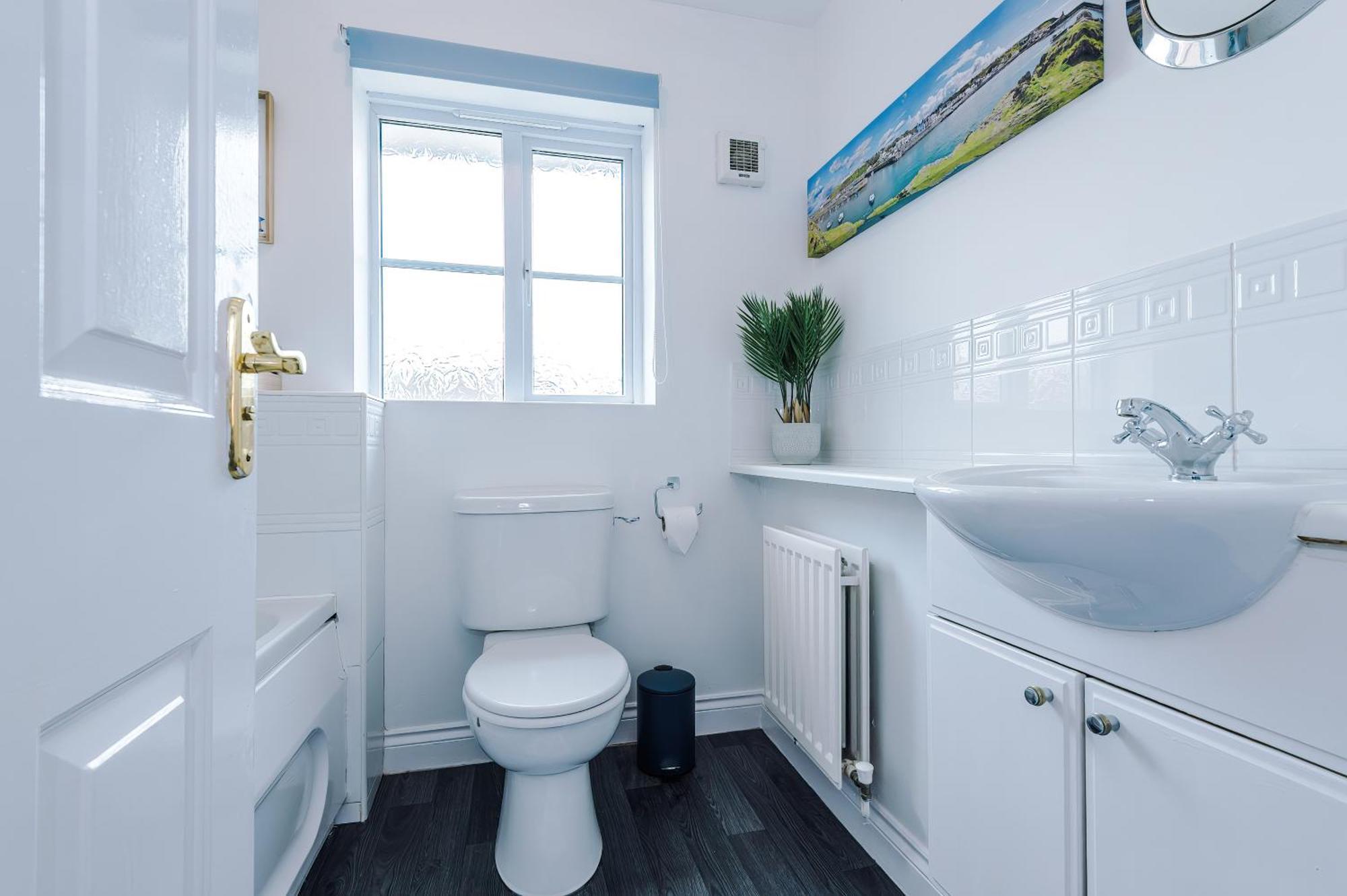 Beach Retreat With Hot Tub Sleeps 8 Prestatyn Exterior photo